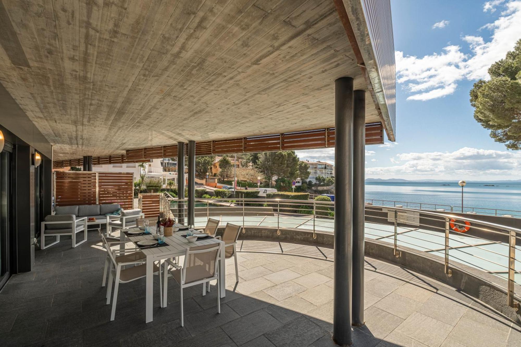 Apartamento Con Gran Terraza Delante Del Mar Roses Exteriér fotografie