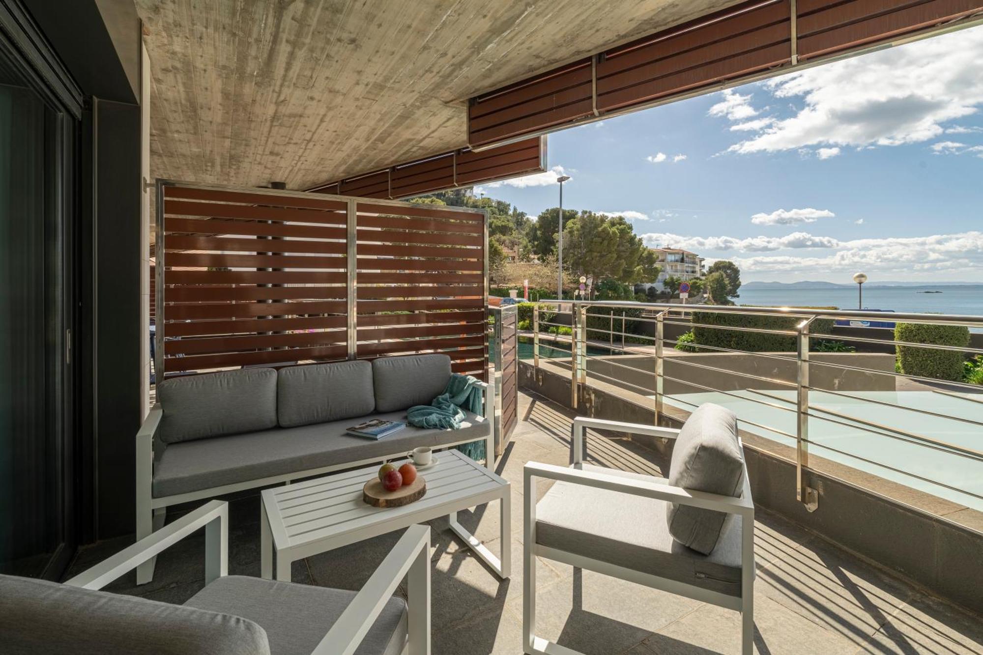Apartamento Con Gran Terraza Delante Del Mar Roses Exteriér fotografie