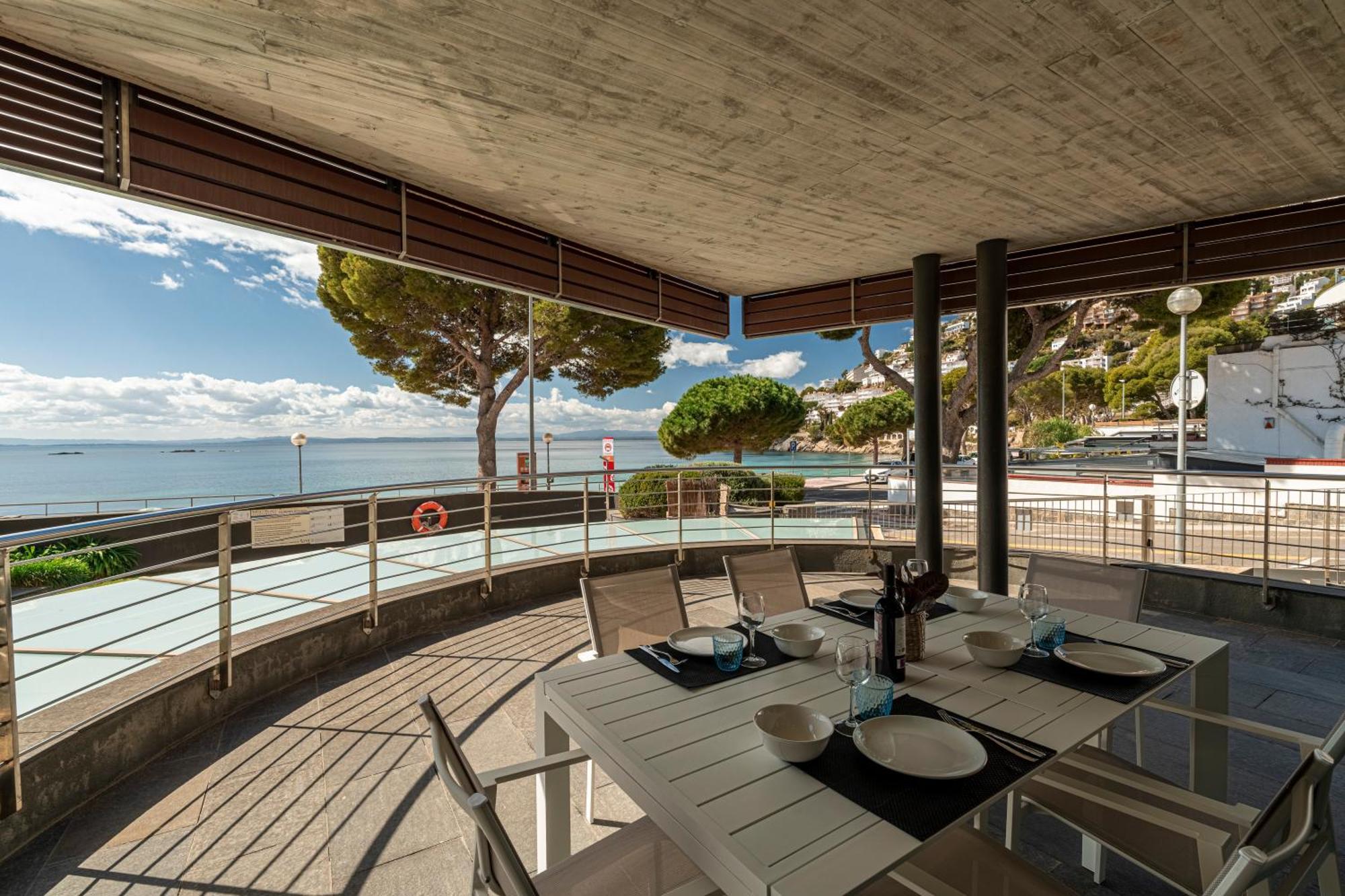 Apartamento Con Gran Terraza Delante Del Mar Roses Exteriér fotografie