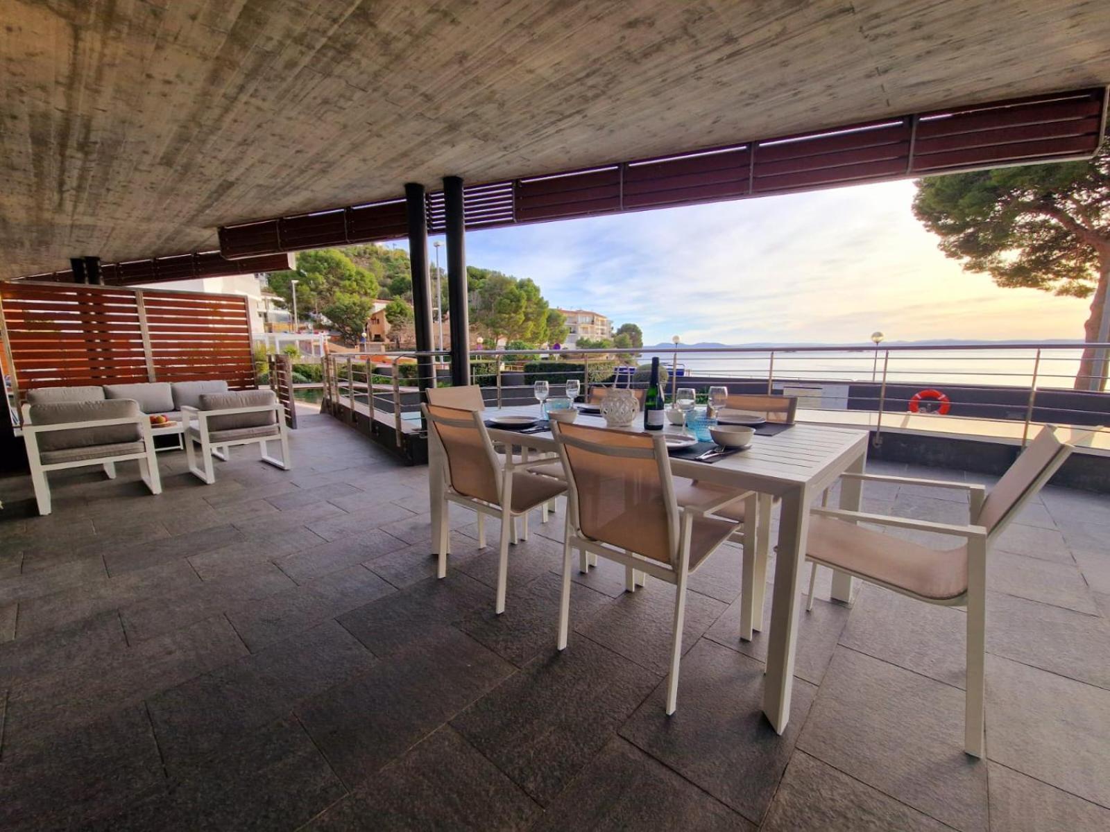 Apartamento Con Gran Terraza Delante Del Mar Roses Exteriér fotografie